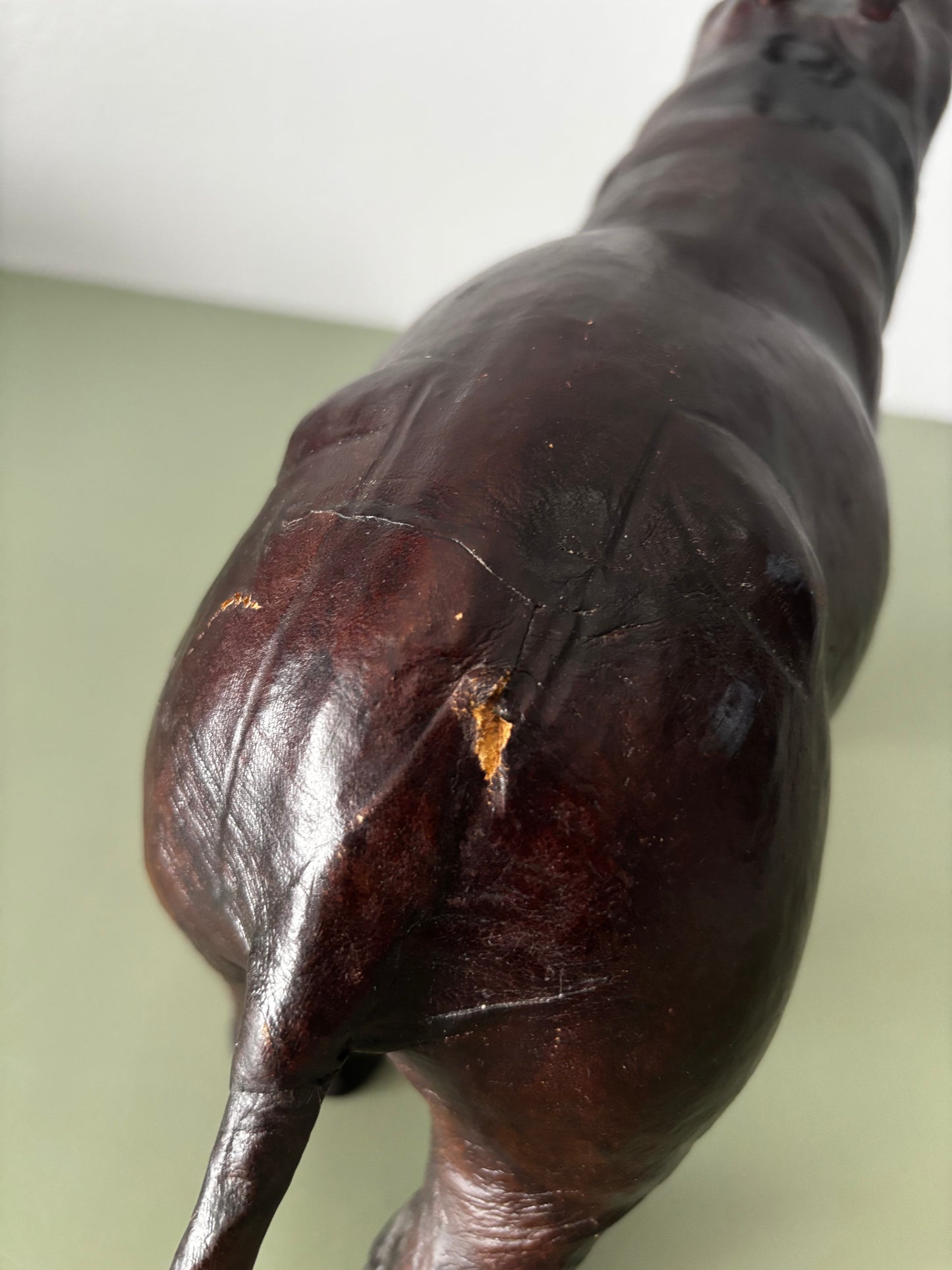 Hippopotame en cuir