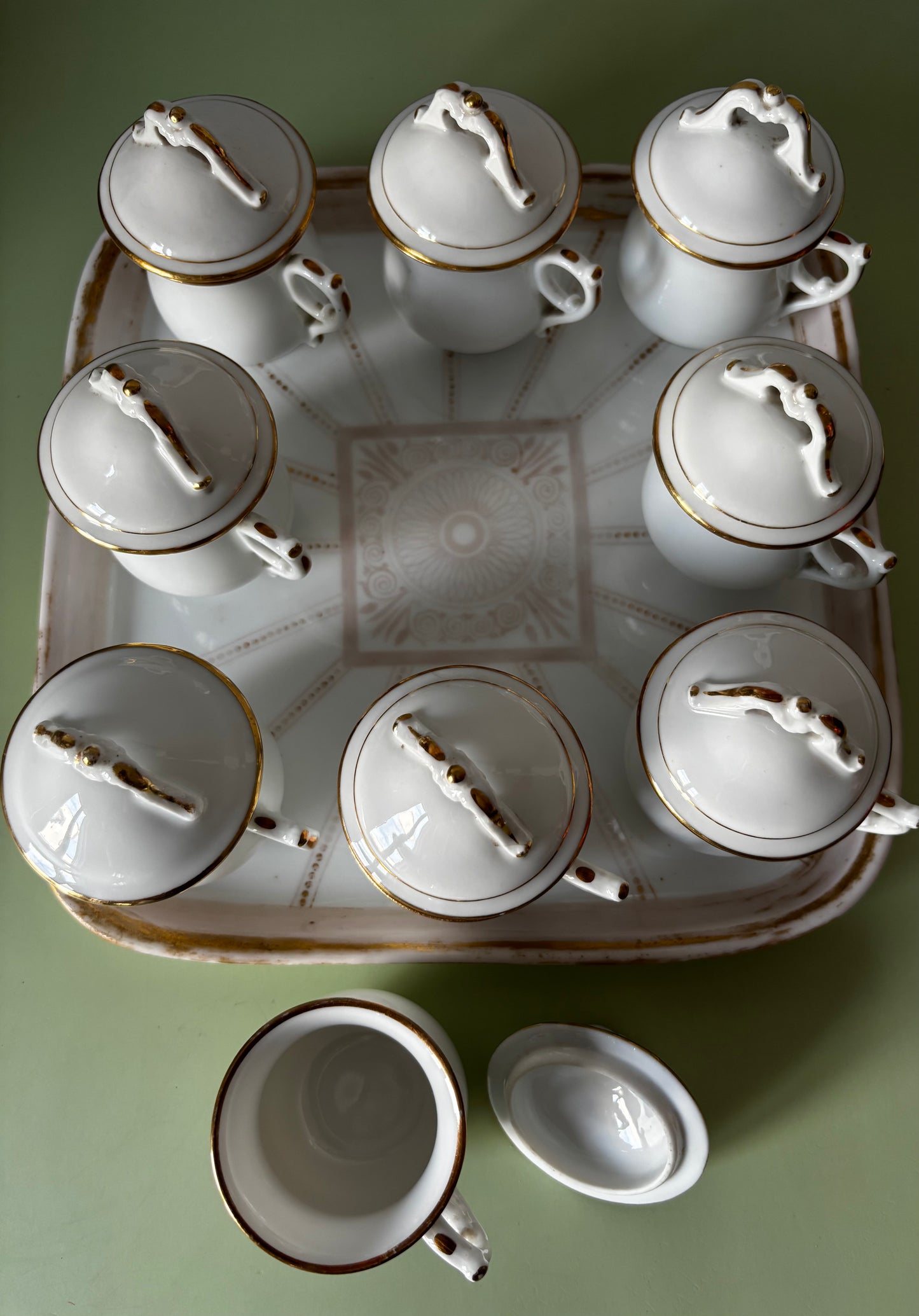 Service de pots à crème