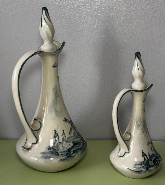 Paire de Carafes en porcelaine