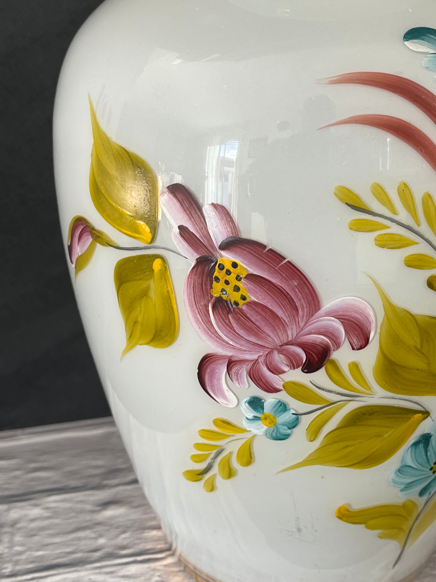 Vase signé
