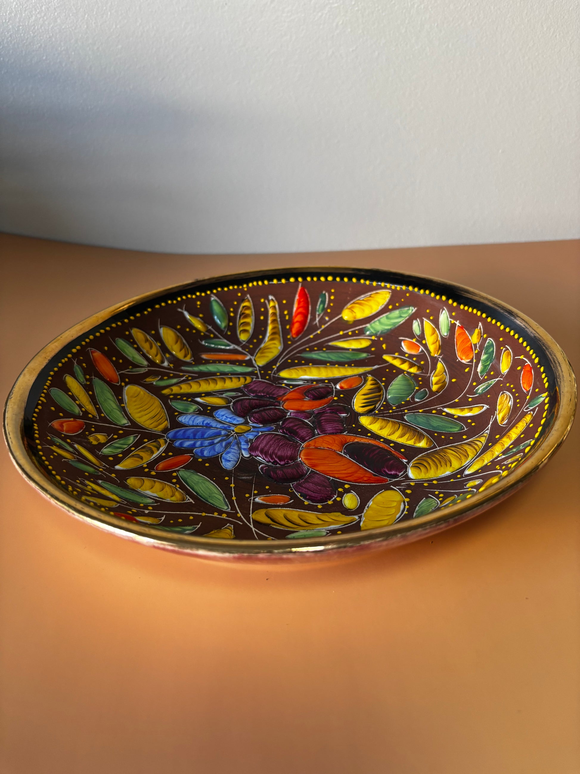 Plat coloré Belles Trouvailles