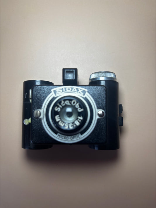 Appareil photo Sidax avec étui en cuir Belles Trouvailles