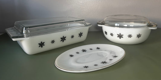 Service de table en pyrex JAJ Belles Trouvailles