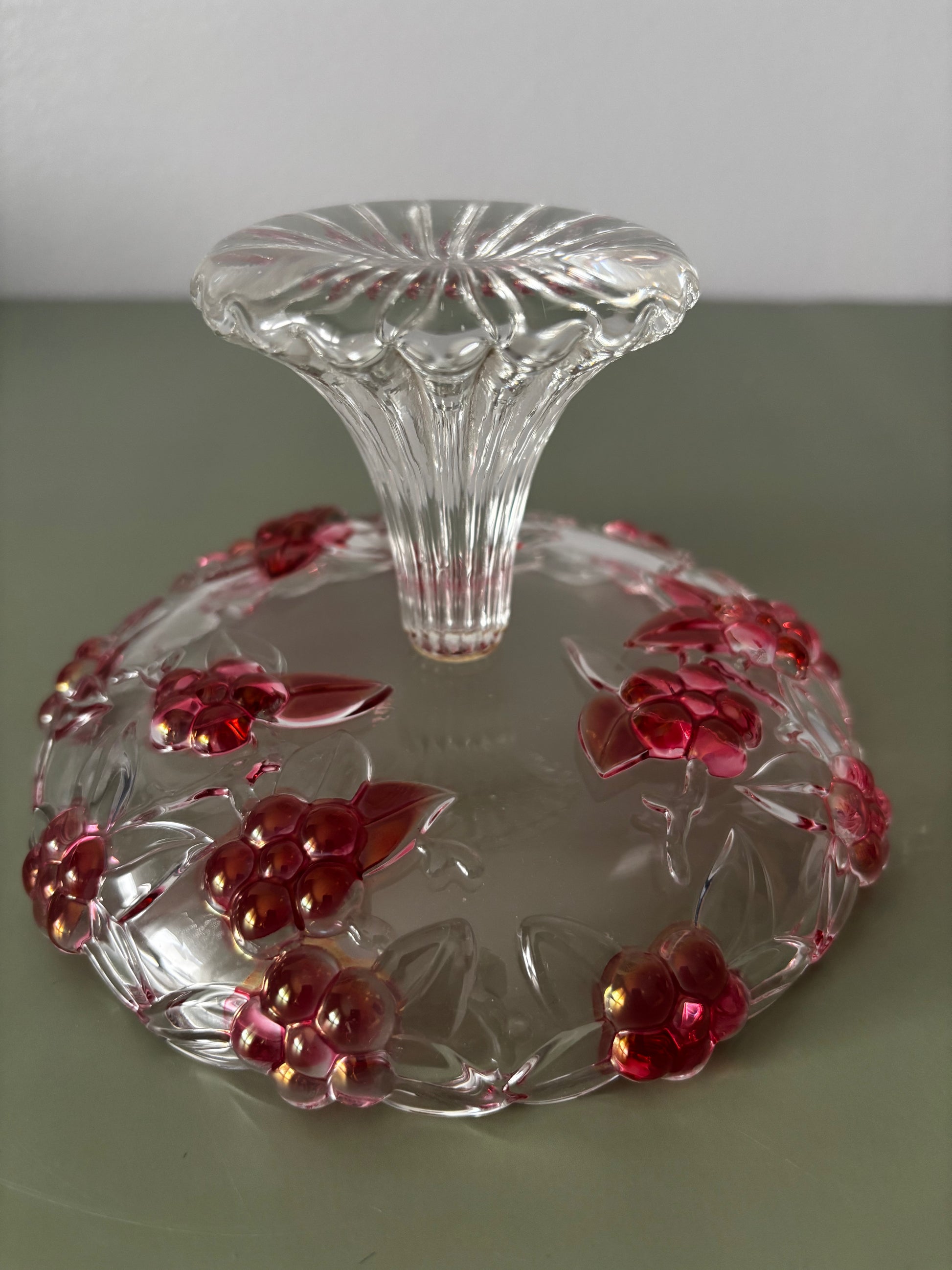 Coupe décorée de fleurs rouges Belles Trouvailles