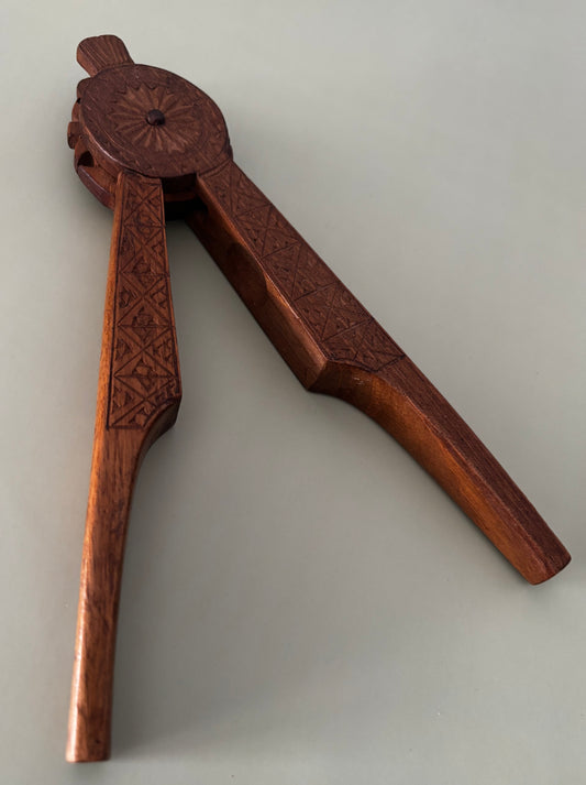 Casse noix en bois