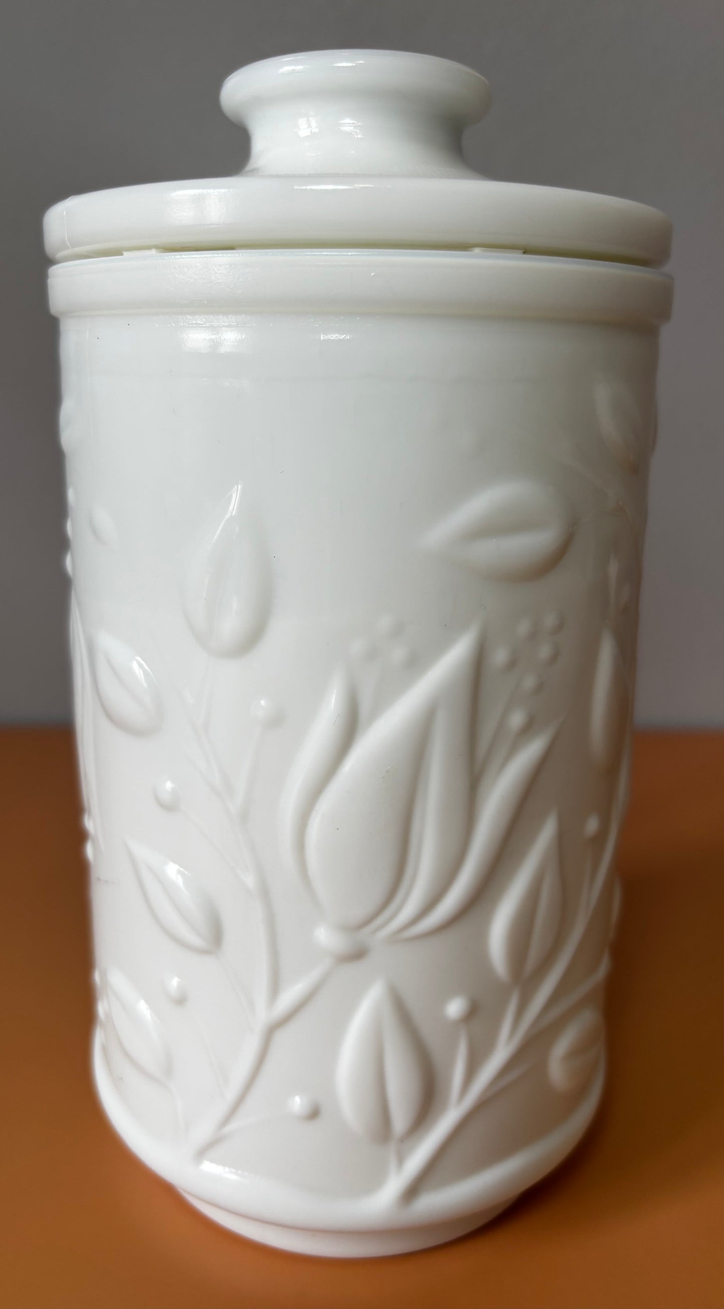 Pot à pharmacie en opaline