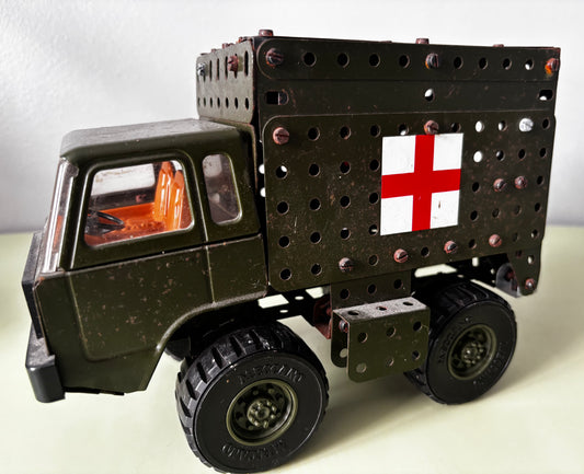 Camion ambulance Mecano