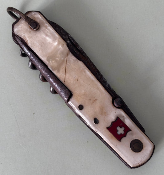 Ancien couteau suisse