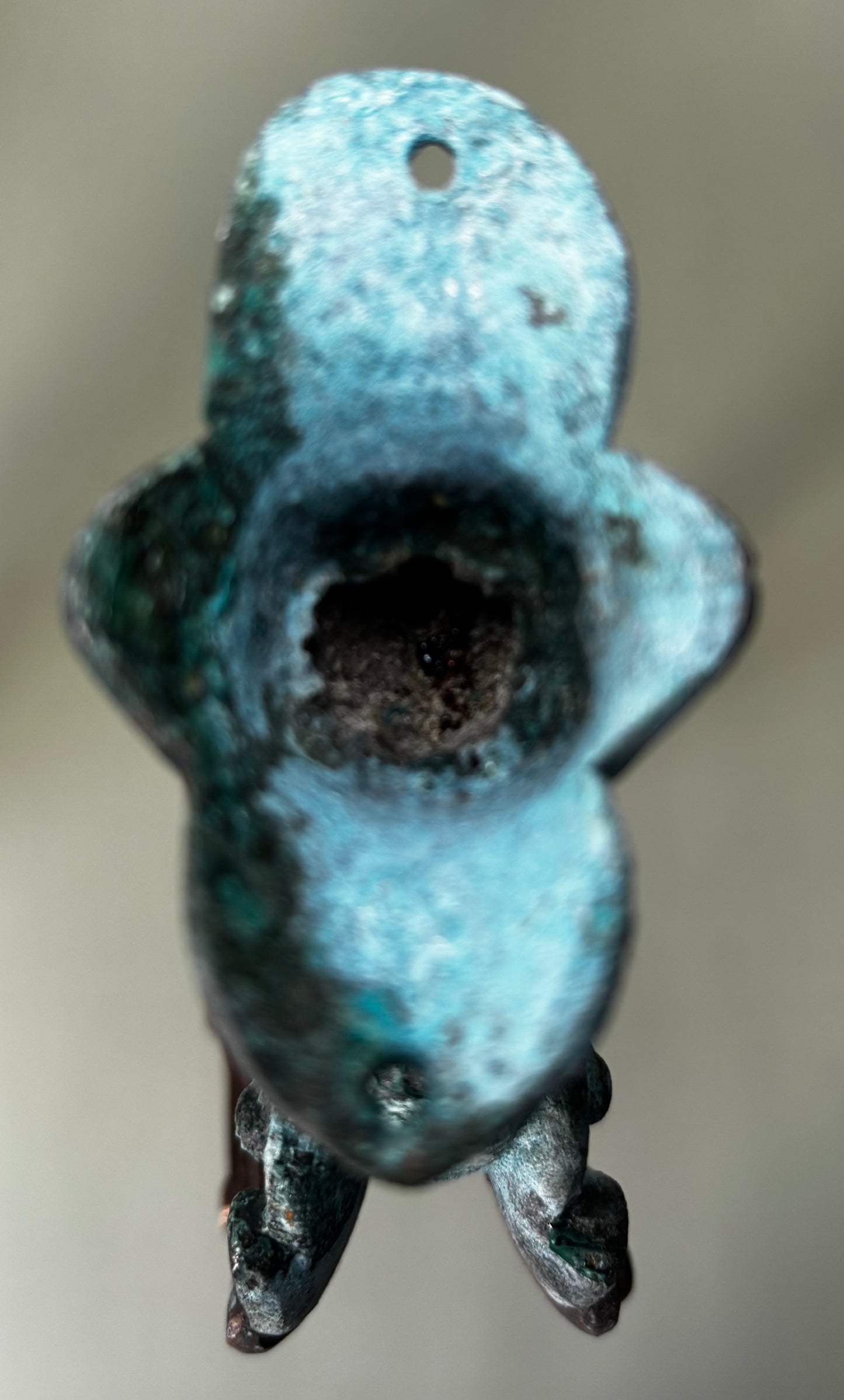 Ancien pied de meuble en bronze
