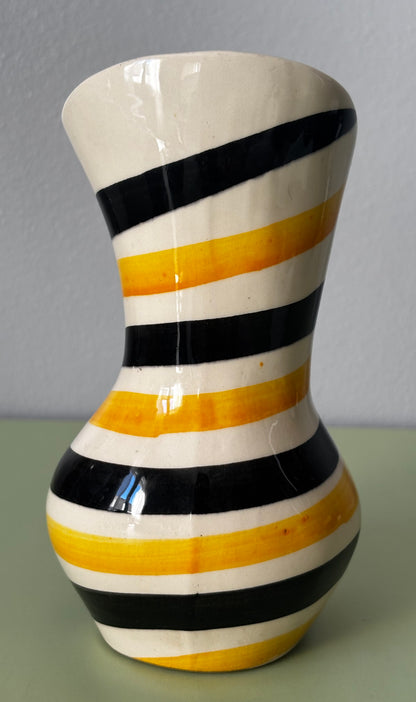 Vase zébré noir et jaune