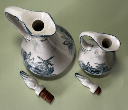 Paire de Carafes en porcelaine