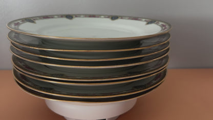 Service de 8 assiettes et 1 plat / Limoges Quinque France