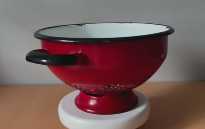 Passoire émaillée
